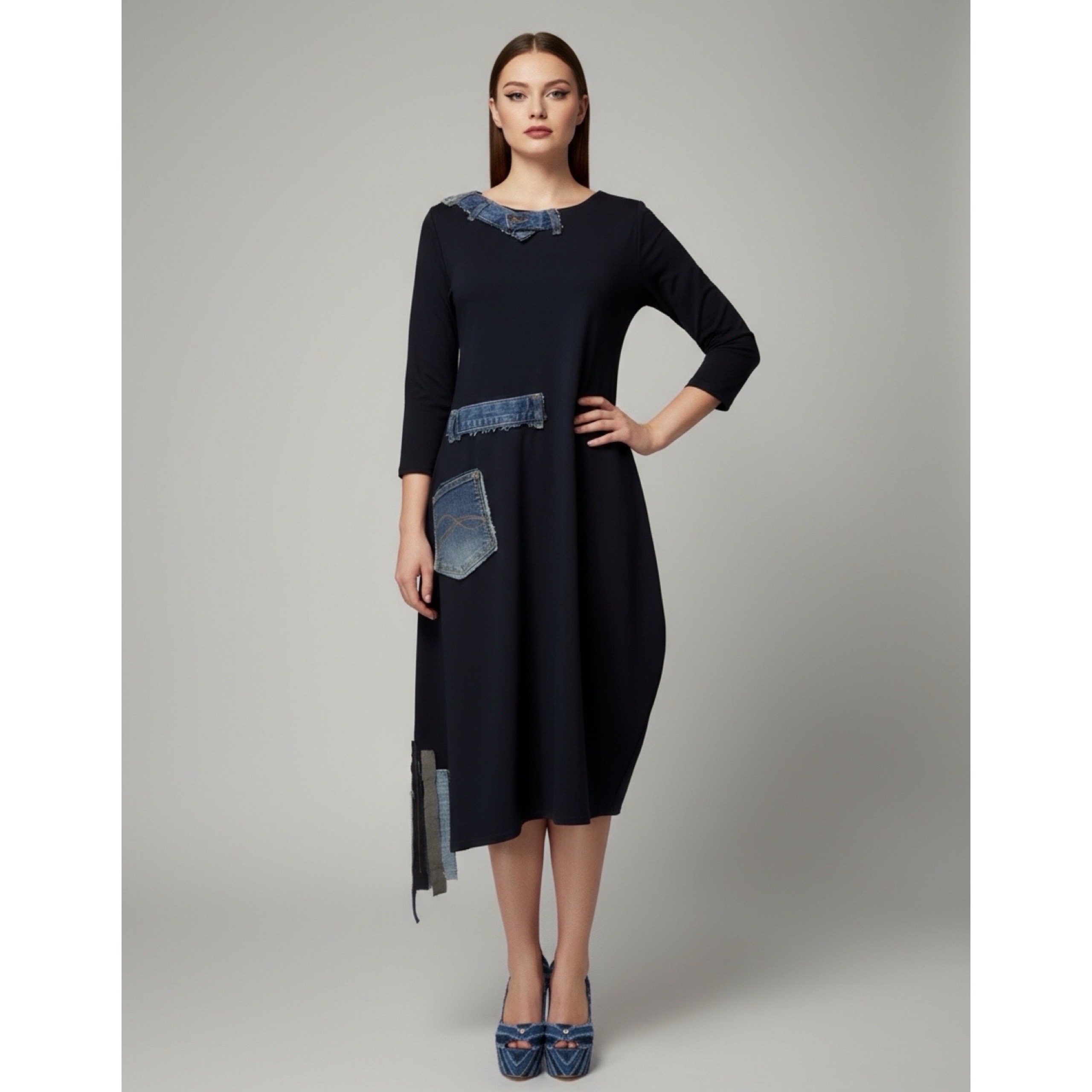 Tamnoplava haljina, haljina LINA, ženska haljina, haljina s traper detaljima, asimetrična haljina, elegantna haljina, modna haljina, udobna haljina, haljina za posebne prilike, urbana haljina